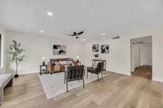 Photo #3: 6961332 Listing 