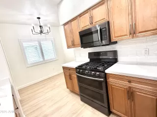 Photo #5: 6961359 Listing