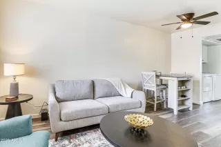 Photo #2: 6961408 Listing 