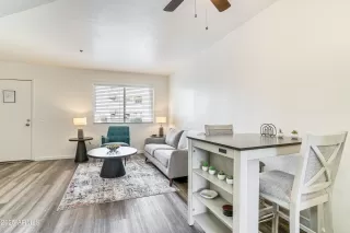 Photo #3: 6961408 Listing 