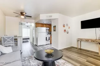 Photo #6: 6961408 Listing 