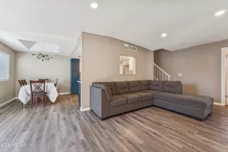 Photo #6: 6961537 Listing 