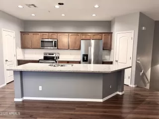 Photo #5: 6961544 Listing 