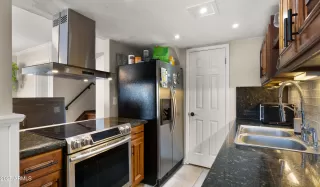 Photo #5: 6961681 Listing 