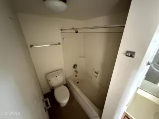 Photo #6: 6961784 Listing