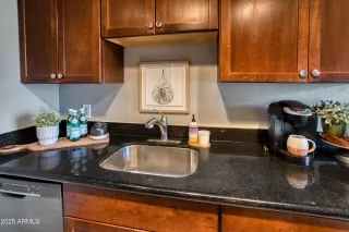 Photo #6: 6961811 Listing