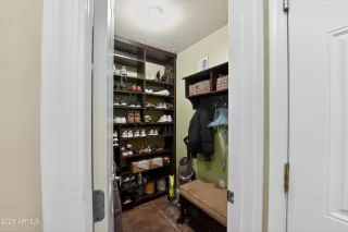 Photo #5: 6961912 Listing