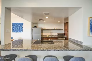 Photo #5: 6961930 Listing 