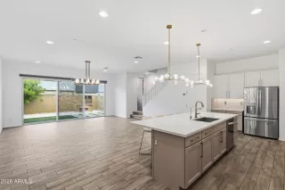 Photo #2: 6961943 Listing 