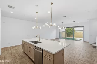 Photo #3: 6961943 Listing 