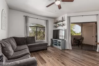 Photo #5: 6961994 Listing 