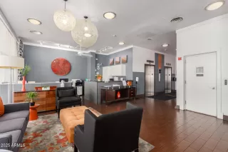 Photo #5: 6962376 Listing 