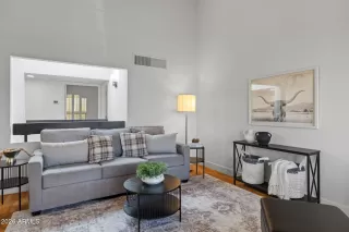 Photo #5: 6962390 Listing 