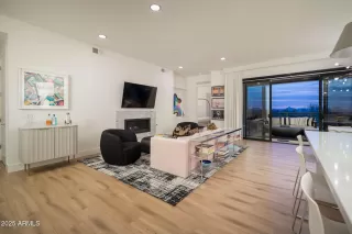 Photo #6: 6962516 Listing 