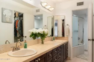 Photo #5: 6962644 Listing 