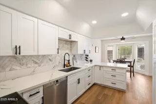 Photo #4: 6962713 Listing 