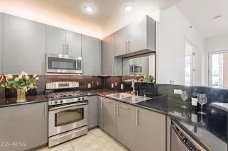 Photo #5: 6963092 Listing