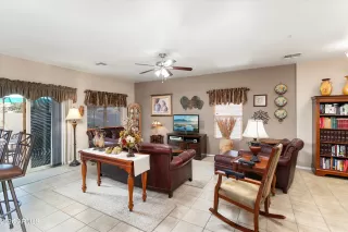 Photo #5: 6963497 Listing 