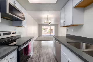 Photo #5: 6963649 Listing