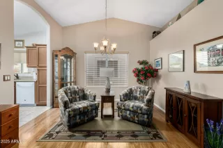 Photo #3: 6963746 Listing