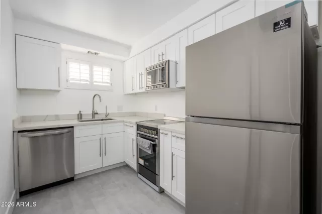 MLS: 6963892 Condo For Sale