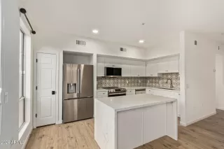 Photo #3: 6963902 Listing