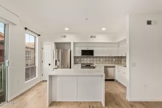 Photo #4: 6963902 Listing