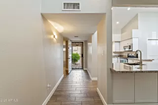 Photo #4: 6963955 Listing