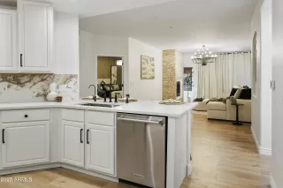 Photo #5: 6963973 Listing 