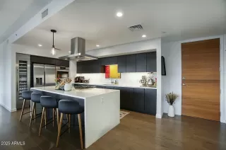 Photo #2: 6964019 Listing 