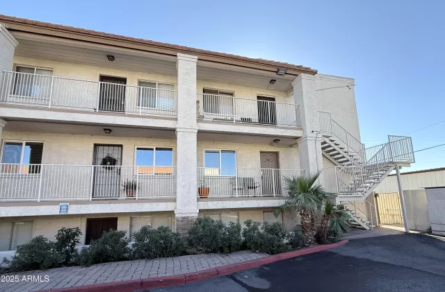 MLS: 6964421 Condo For Sale