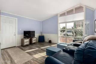 Photo #4: 6964435 Listing 