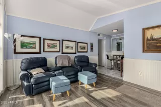 Photo #6: 6964435 Listing 