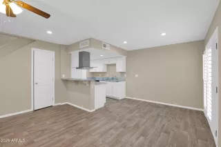 Photo #6: 6964726 Listing 