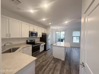 Photo #4: 6964849 Listing