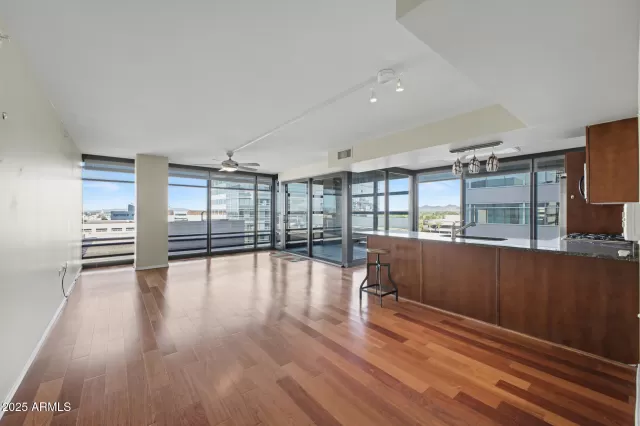 MLS: 6964856 Condo For Sale