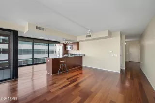 Photo #4: 6964856 Listing