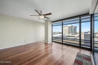 Photo #6: 6964856 Listing