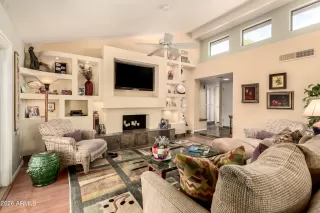 Photo #2: 6965028 Listing 