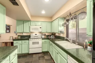 Photo #3: 6965028 Listing 