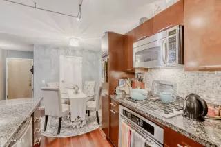 Photo #5: 6965040 Listing 