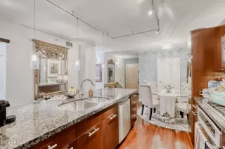 Photo #6: 6965040 Listing 