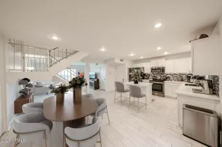 Photo #3: 6965044 Listing 