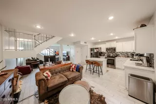 Photo #4: 6965044 Listing 