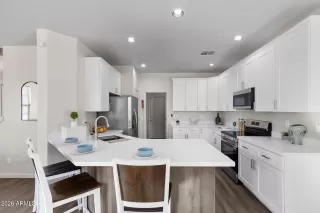 Photo #5: 6965124 Listing 