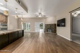 Photo #5: 6965149 Listing 