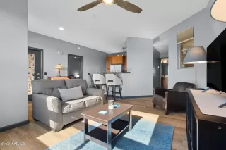 Photo #2: 6965358 Listing 