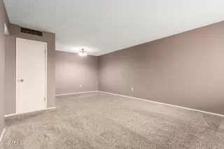 Photo #6: 6965390 Listing 