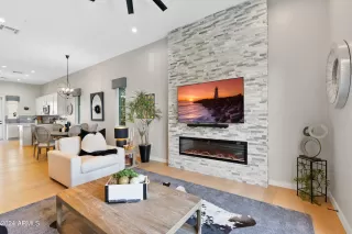 Photo #5: 6965486 Listing