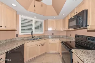 Photo #5: 6965568 Listing 